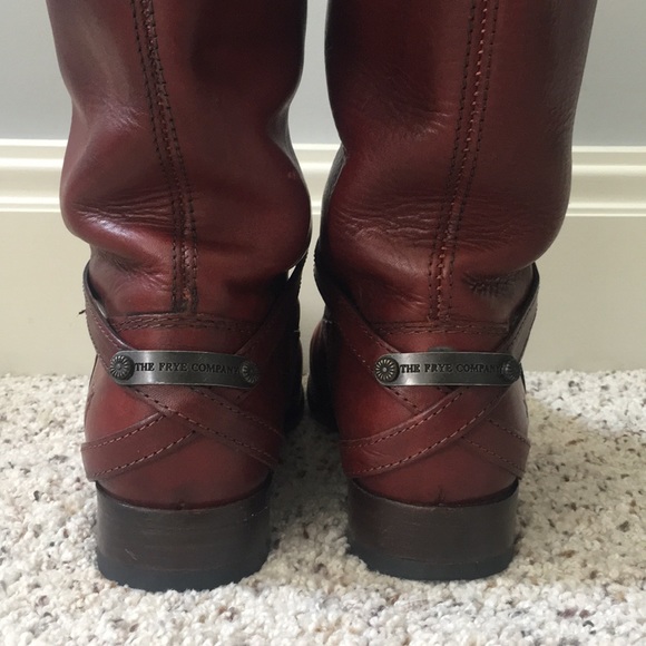 Lindsay Plate (Burnt Red) by The Frye Company - Picture 3 of 8